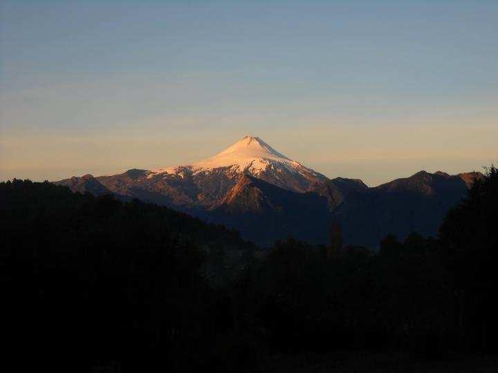 Hotel Salto Del Carileufu Pucon Exterior photo